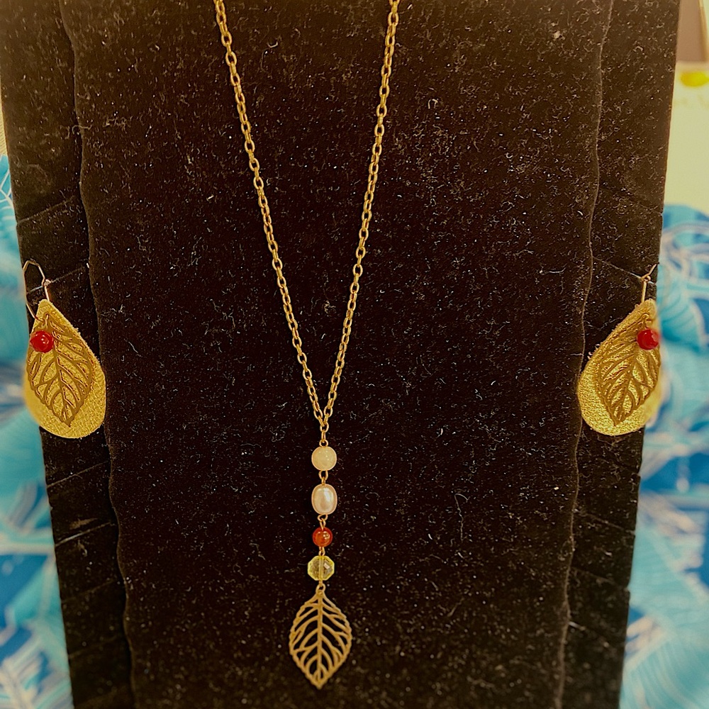 Necklace & Earrings set